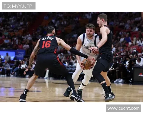 快船与小牛激战回顾球星对决与精彩瞬间全解析